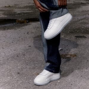 PrettyLittleThing White Chunky Platform Sneakers NWT Size US 6 Contrast Sole